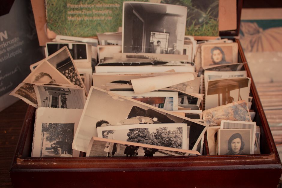 Fabriquer une boîte à souvenirs sensoriels à la maison